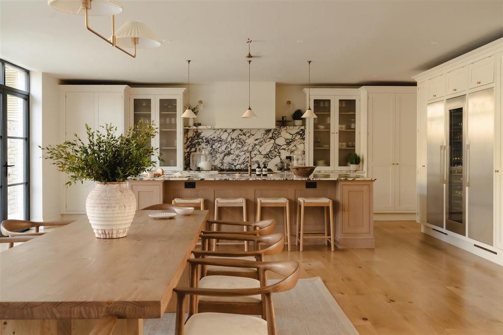 Dining/Kitchen