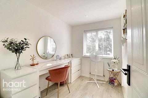 Brewery Cottage, 2 Black Eagle Close, Westerham, TN16 1TF
