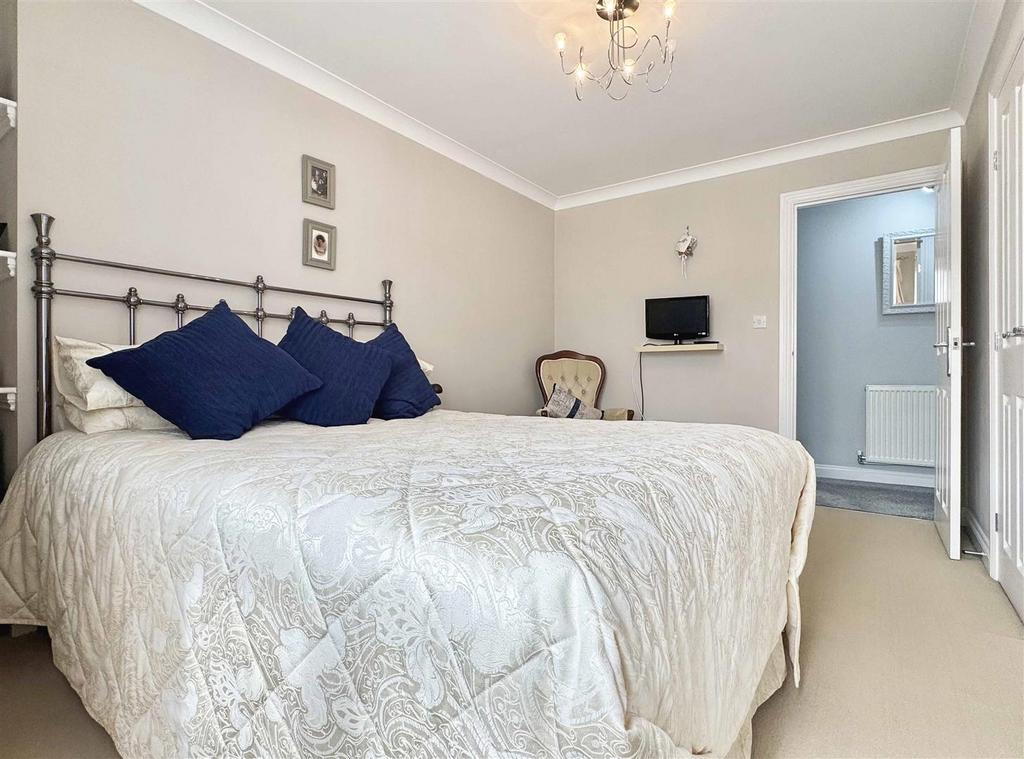 Bedroom 3b.jpg