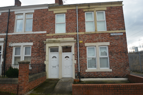 3 bedroom ground floor flat to rent, Macadam Street, Saltwell, Gateshead, NE8