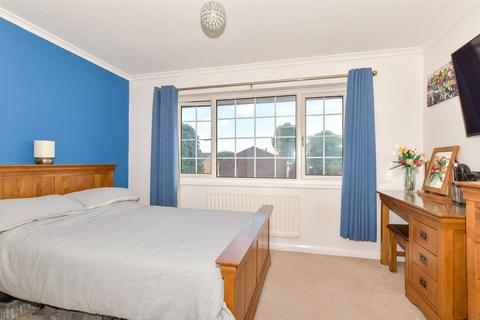 15 Bentley Close, Chatham, ME5 8UH