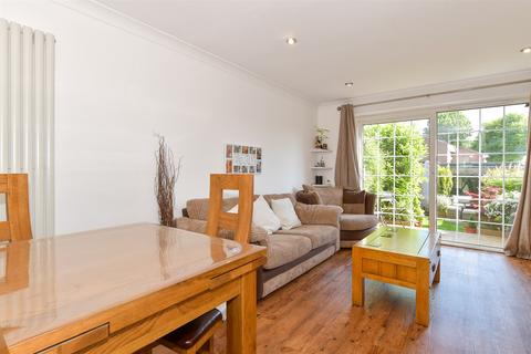 15 Bentley Close, Chatham, ME5 8UH