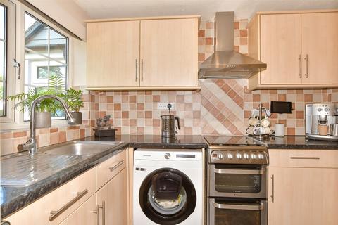 15 Bentley Close, Chatham, ME5 8UH