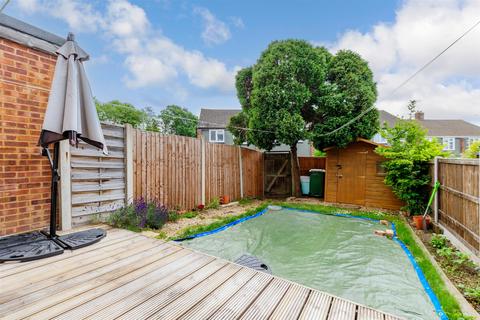 3 Hilary Close, Erith, DA8 3NH