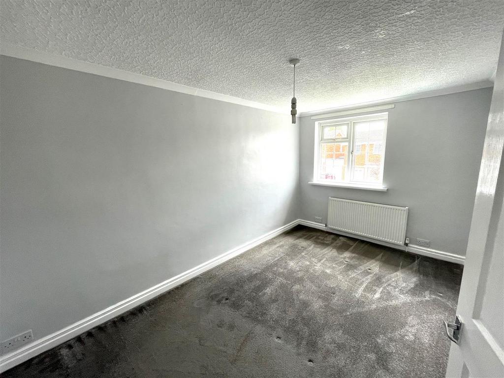 Bedroom 1.jpg
