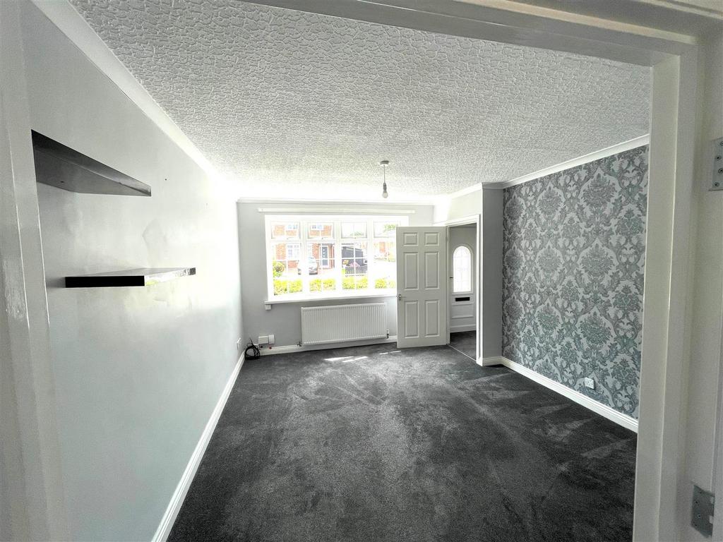 Lounge 1.jpg