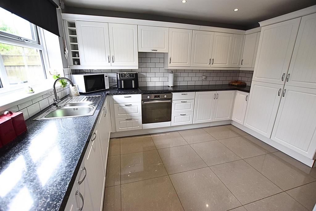 Kitchen diner