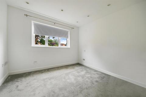 undefined, Nell Gwynn Close, Shenley