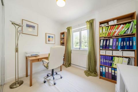2 bedroom flat for sale, Kempton Court, Sunbury-On-Thames TW16