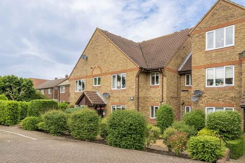 Kempton Court, Sunbury-On-Thames TW16