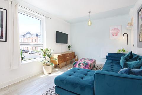 18/3 Ferry Gait Crescent, Edinburgh, EH4 4GR