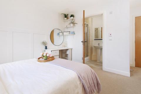 18/3 Ferry Gait Crescent, Edinburgh, EH4 4GR