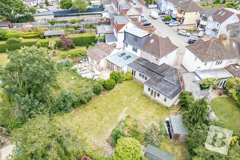 11 Warwick Gardens, Romford, RM2 6QS