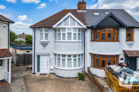 11 Warwick Gardens, Romford, RM2 6QS