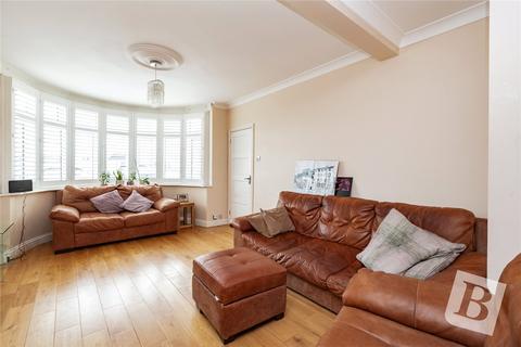 11 Warwick Gardens, Romford, RM2 6QS