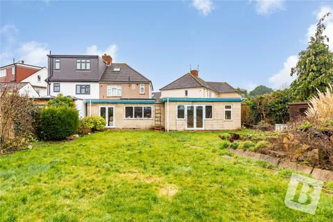 11 Warwick Gardens, Romford, RM2 6QS