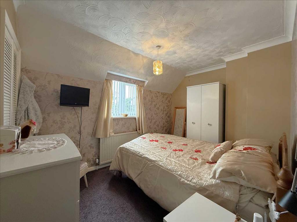 Bedroom (front)