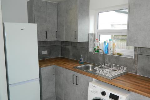 3 bedroom semi-detached house to rent, St Georges Crescent, Cippenham SL1