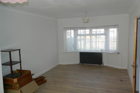 3 bedroom semi-detached house to rent, St Georges Crescent, Cippenham SL1