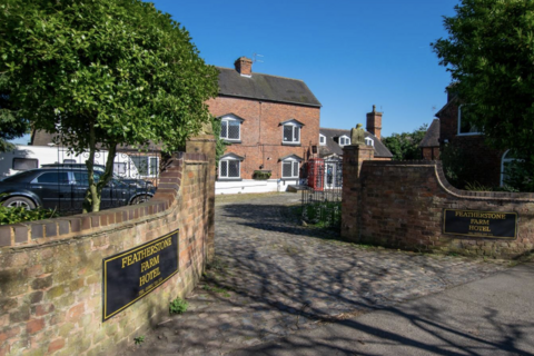9 bedroom detached house to rent, Featherstone Farmhouse, New Road, Featherstone, Wolverhampton, WV10 7NW