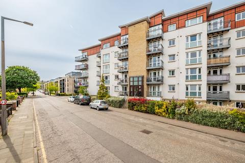 25/6 Brunswick Road, Edinburgh, EH7
