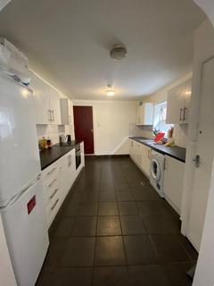 2 bedroom flat share to rent, Beverley Road, Hull HU5