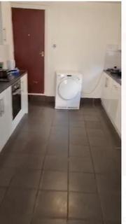 2 bedroom flat share to rent, Beverley Road, Hull HU5