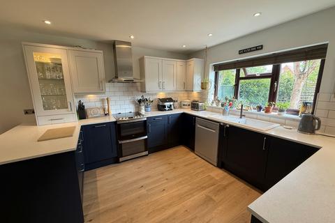 undefined, Link End Road, Corse Lawn GL19