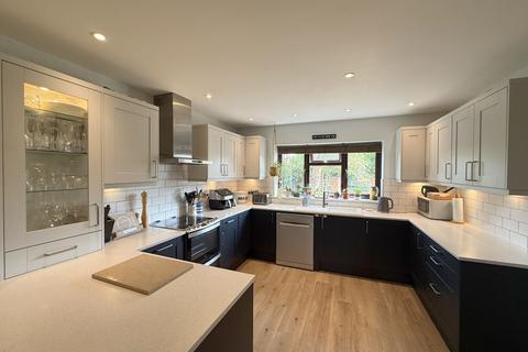 undefined, Link End Road, Corse Lawn GL19