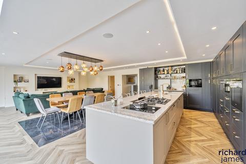 4 bedroom detached house for sale, Marlborough Road, Swindon, SN3