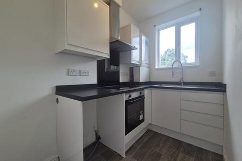2 bedroom flat to rent, Bridgnorth Road, Stourbridge