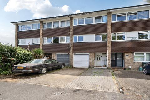4 bedroom terraced house for sale, Bedster Gardens, West Molesey, Surrey, KT8