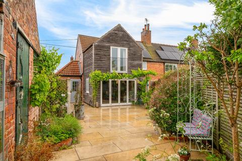 4 bedroom semi-detached house for sale, Brewery Lane, Carlton-Le-Moorland, LN5
