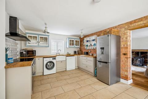 4 bedroom semi-detached house for sale, Brewery Lane, Carlton-Le-Moorland, LN5