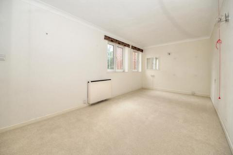 undefined, Avenue Road, Southgate N14