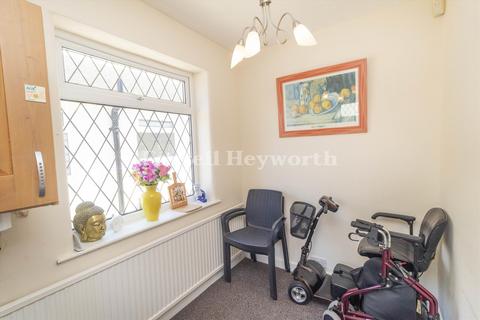 2 bedroom bungalow for sale, West Drive, Thornton Cleveleys FY5