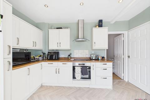 65 Clyde Crescent, Cheltenham, GL52 5QY