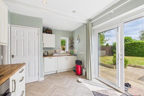 65 Clyde Crescent, Cheltenham, GL52 5QY