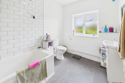 65 Clyde Crescent, Cheltenham, GL52 5QY