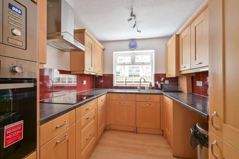 2 bedroom flat to rent, Woodside, Wimbledon, London, SW19