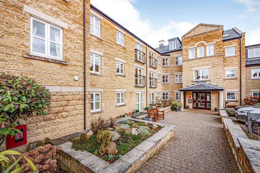 Hollis Court- Entrance.jpg
