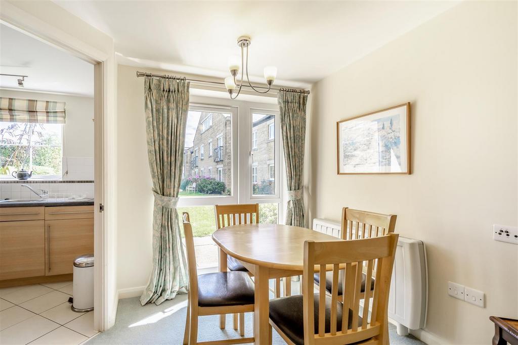 8515749-interior06.jpg