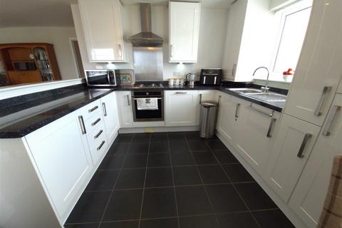 2 bedroom flat for sale, High Street, Chatham, Kent