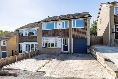 4 bedroom semi-detached house for sale, Woodburn Avenue, Earlsheaton, WF12