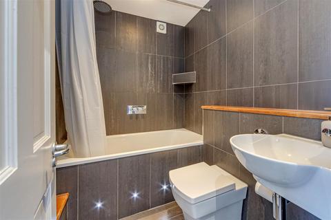 3 bedroom flat for sale, Courthope Road, Hampstead