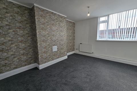 2 bedroom flat to rent, 451 Holderness Road, Hull, North Humberside, HU8