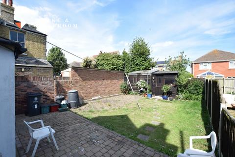 4 bedroom semi-detached house for sale, Vista Road, Clacton-on-Sea