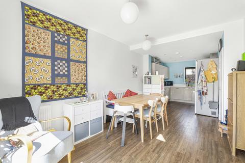 18 Allbutt Way, Trumpington, Cambridge, CB2 9DU