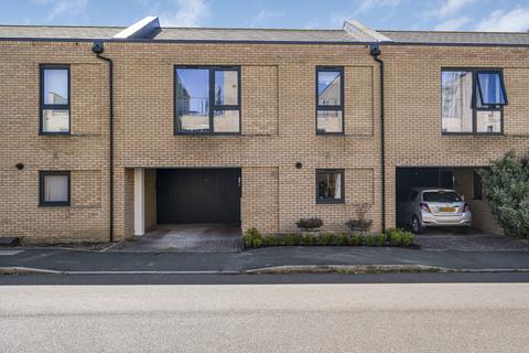 18 Allbutt Way, Trumpington, Cambridge, CB2 9DU