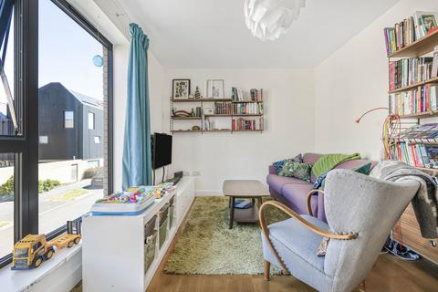 18 Allbutt Way, Trumpington, Cambridge, CB2 9DU